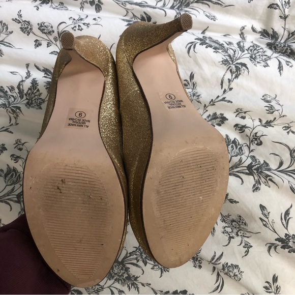 Modcloth Light & Shining Ardor Gold Sparkle Pump - Picture 7 of 8